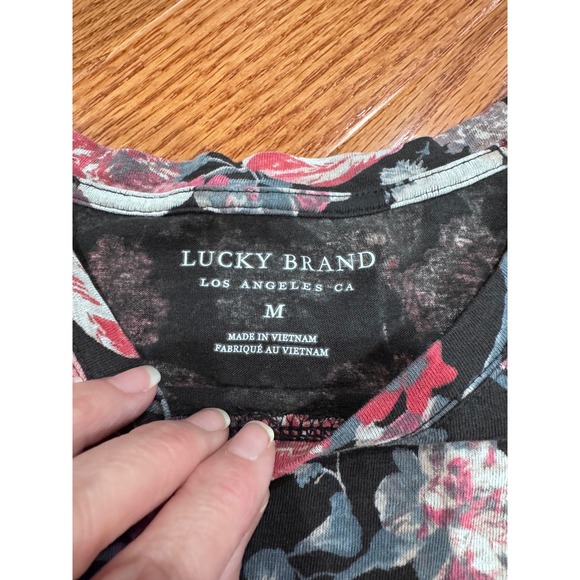 Lucky Brand Womens Floral Print Short Sleeve T Shirt Top M Black Pink Blue - Picture 2 of 8
